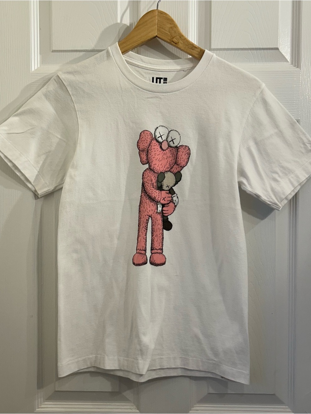 KAWS x UNIQLO UT Pink BFF Companion Graphic T-Shirt White Size XS 2019